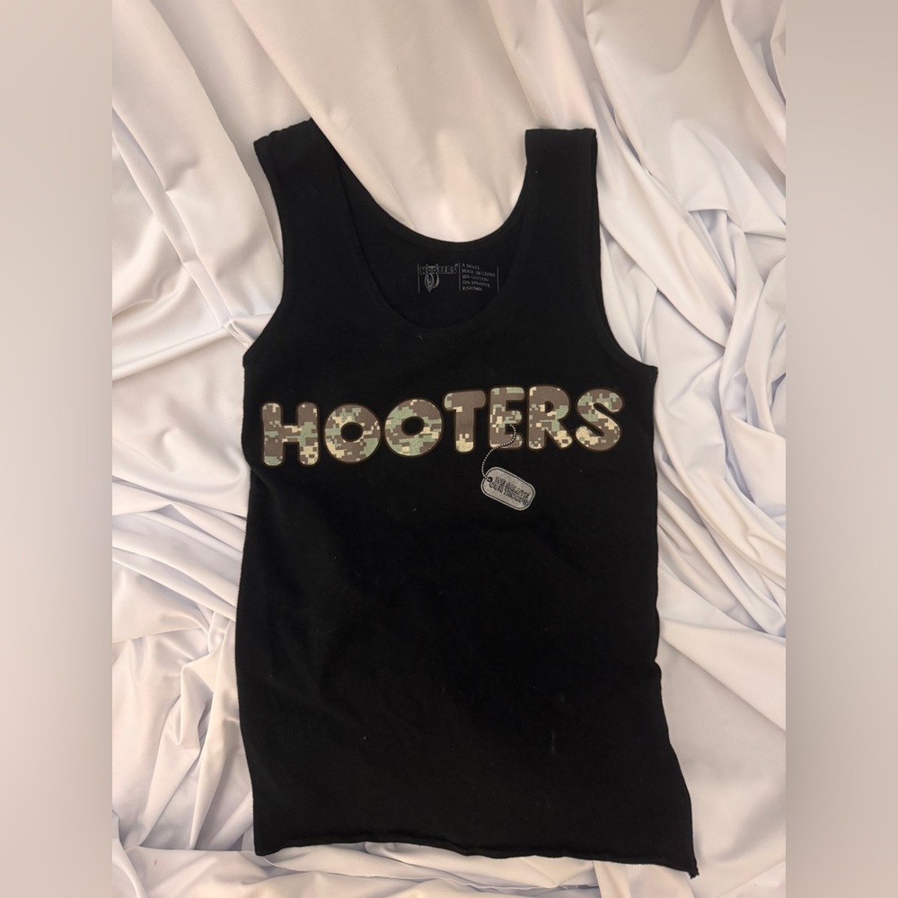 🖤💚Hooters Black Tank Top💚🖤